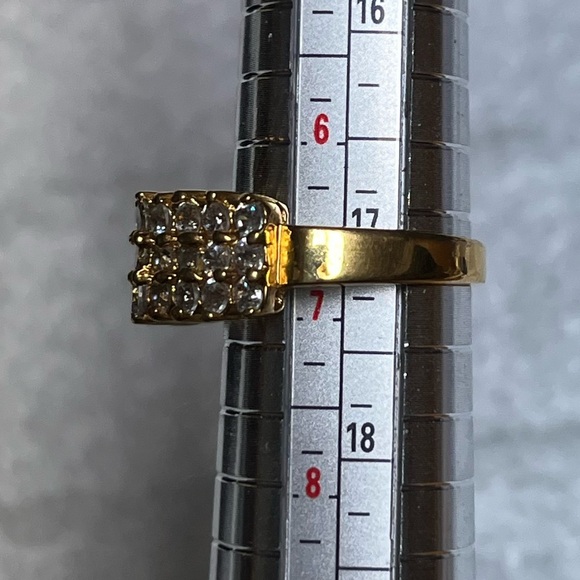 Gold tone ring - Picture 6 of 6